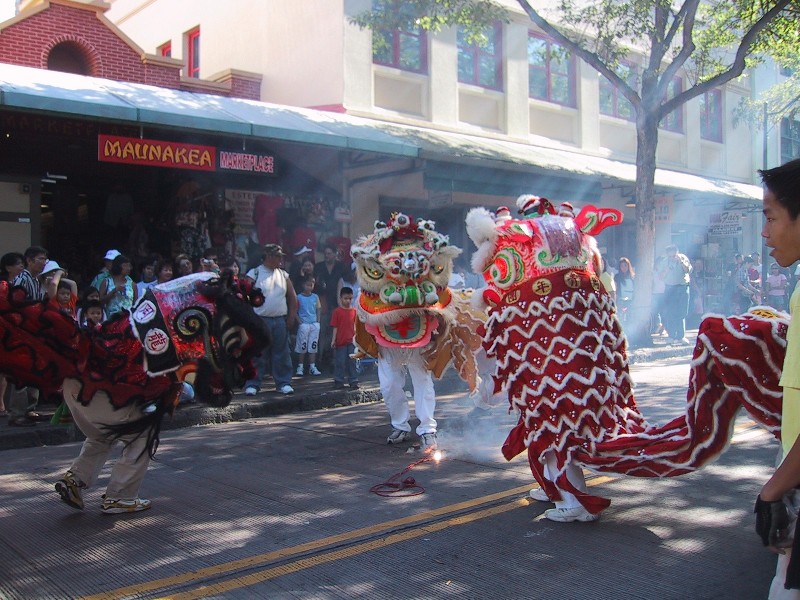 night in chinatown in honolulu